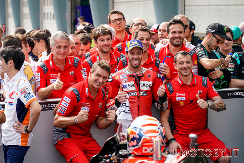 Il Team Ducati con Andrea Dovizioso  a Sepang