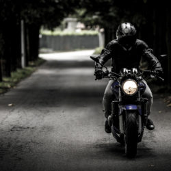 Motociclista - Foto di SplitShire da Pixabay