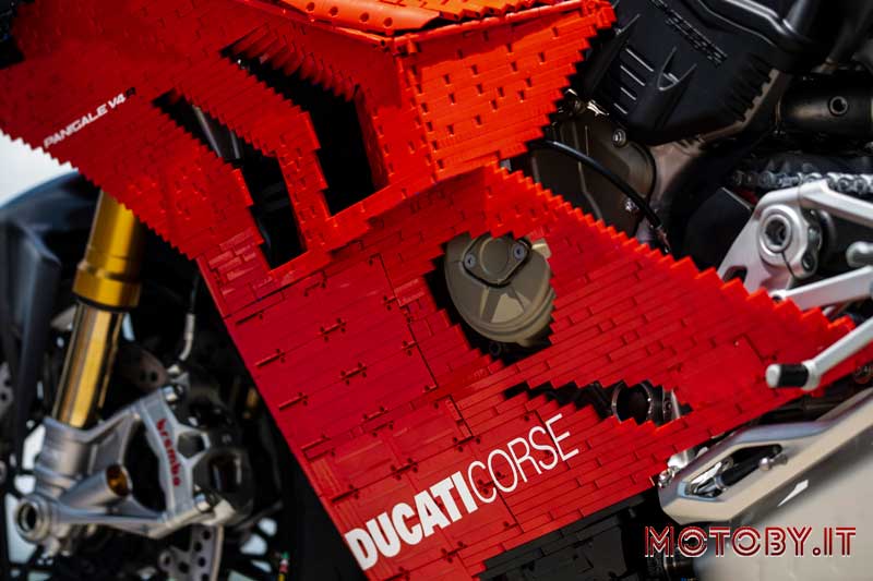 Ducati Panigale V4 Lego Technic 1:1