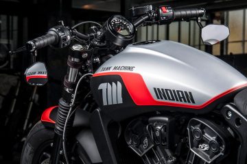 Indian Scout Bobber Sixty per la serie Limited Edition NEON Series
